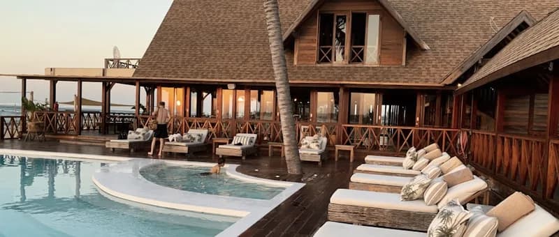 Booking и Airbnb из России